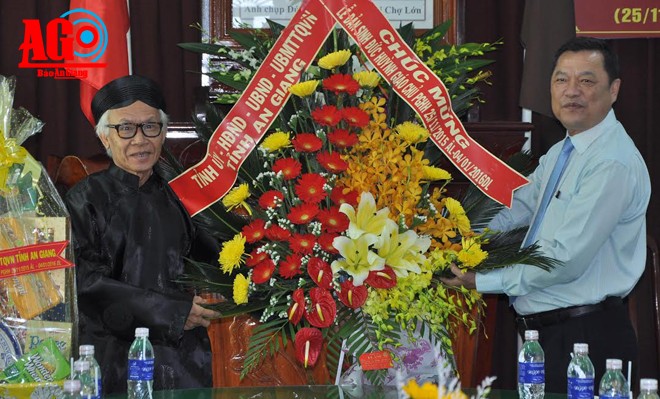 An Giang provincial leaders congratulate Hoa Hao Buddhism on its 96th anniversary  - ảnh 1